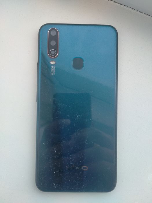 Vivo Y17 64 гб .