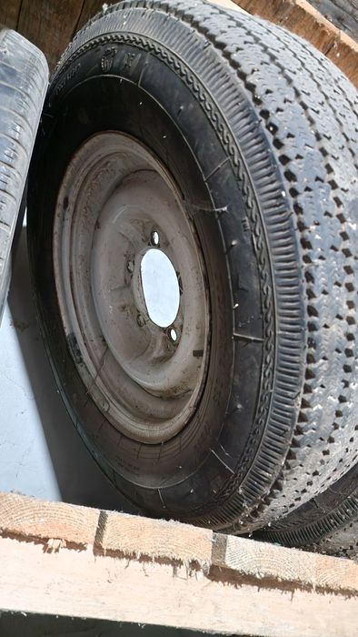 Продам колёса с дисками на Волгу