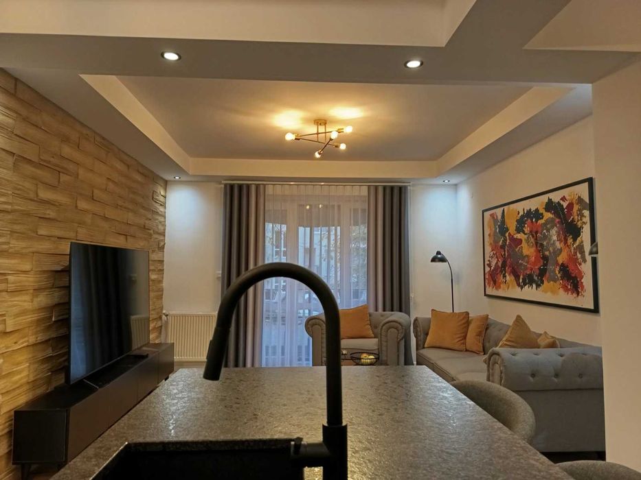 Продава се Многостаен апартамент в Шумен, Център - 150 кв.м за 2040 €/кв.м - Снимка #1