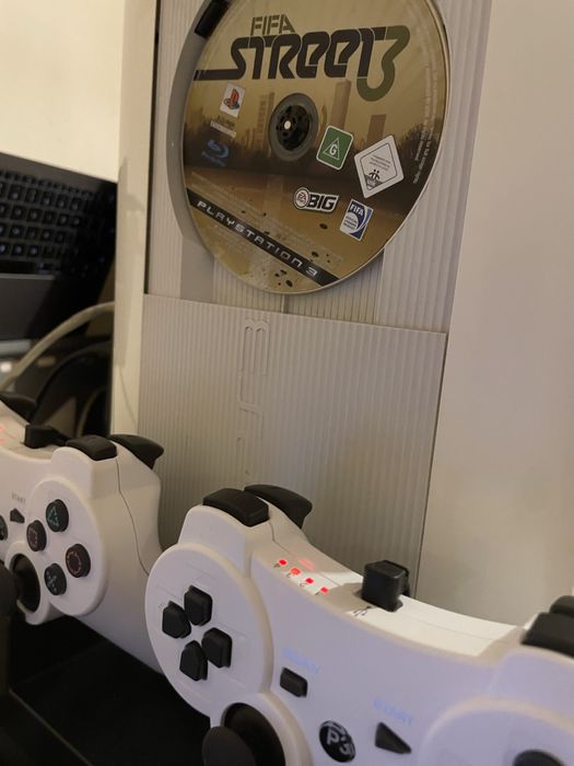 Ps3 superslim 1TB 4 controllere wireless 9 jocuri 1-4 jucatori sigilat