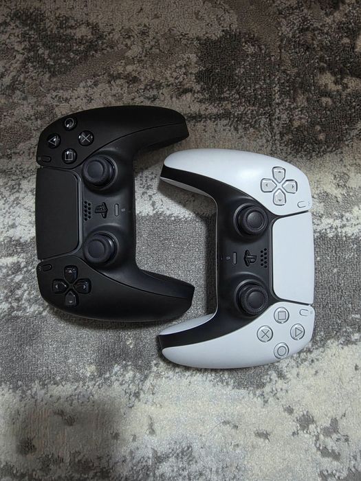 Playstation 5 Slim Disc + 2 Джойстика +  5 Бонус Игри