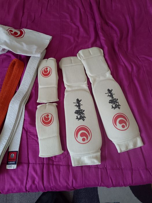 Продам кимоно для мальчиков и девочек