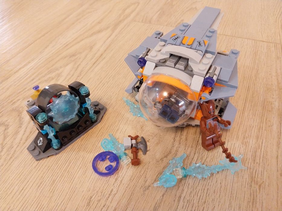 Vând seturi Lego Marvel