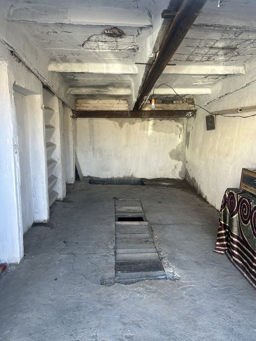 Гараж ,для автомобиля .