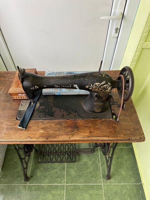 Mașină de cusut Singer – Funcțională, stare excelentă, 800 lei neg