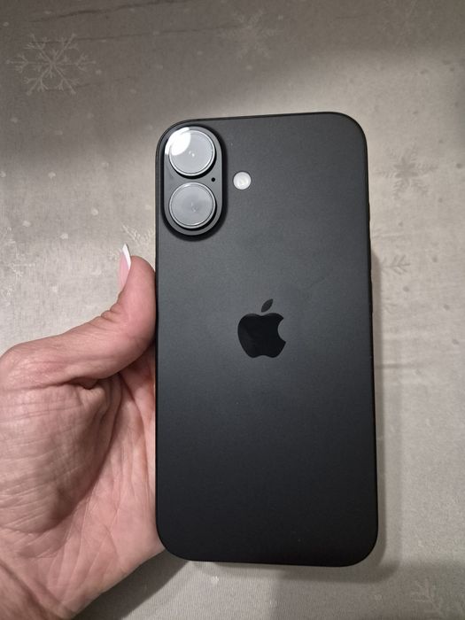 Iphone 16 128GB в гаранция + Apple Watch SE 2 + AirPods 3rd generation