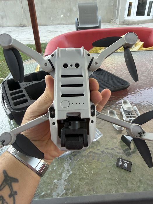 Drona Dji mini 2