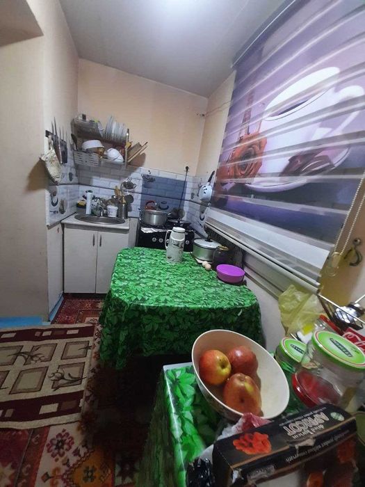 Xonadon edgosi bilan birga xona ijaraga beriladi, yevrota'mirlangan