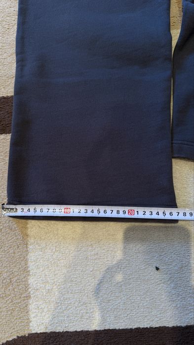 Pantaloni baggy