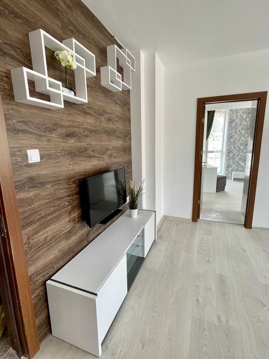 Дава се под наем Тристаен апартамент в София, Люлин 10 - 96 кв.м за 459 € - Снимка #1