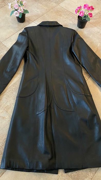 Haina dama piele foarte frumoasa marimea M