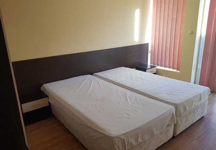 Дава се под наем Тристаен апартамент в Бургас, Славейков - 86 кв.м за 124.95 € - Снимка #2