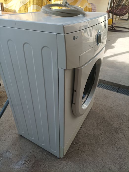 Продается машинка автомат.Lg