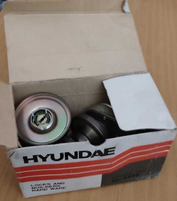 Продаётся замок дверной