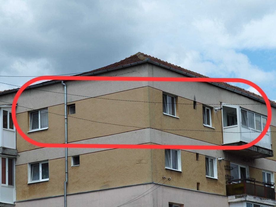 Apartament cu 3 camere de vânzare, în zonă foarte bună din Aiud