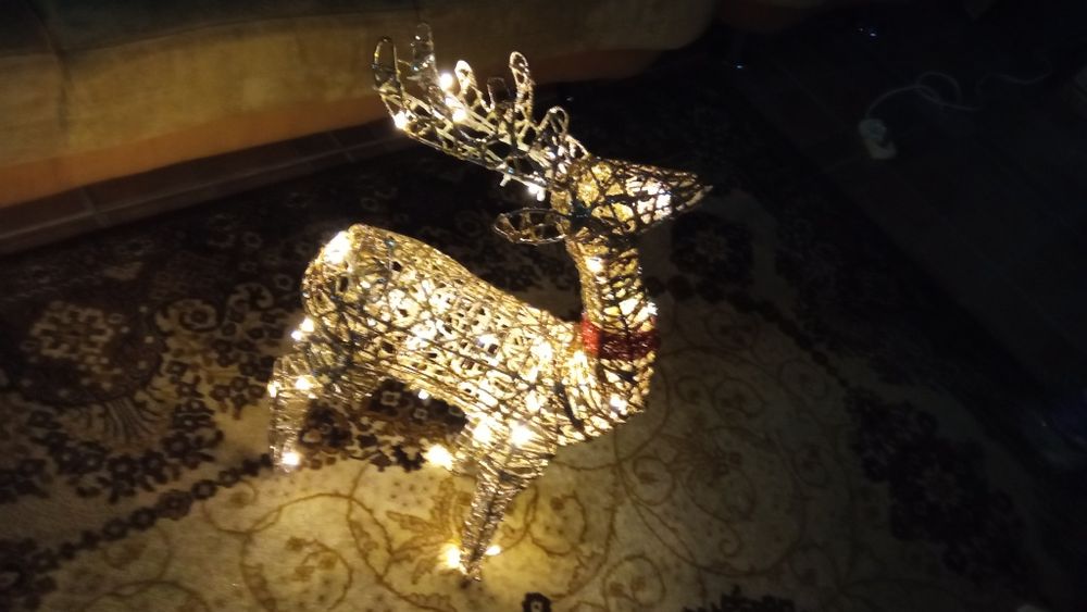 Новогодний светящийся олень