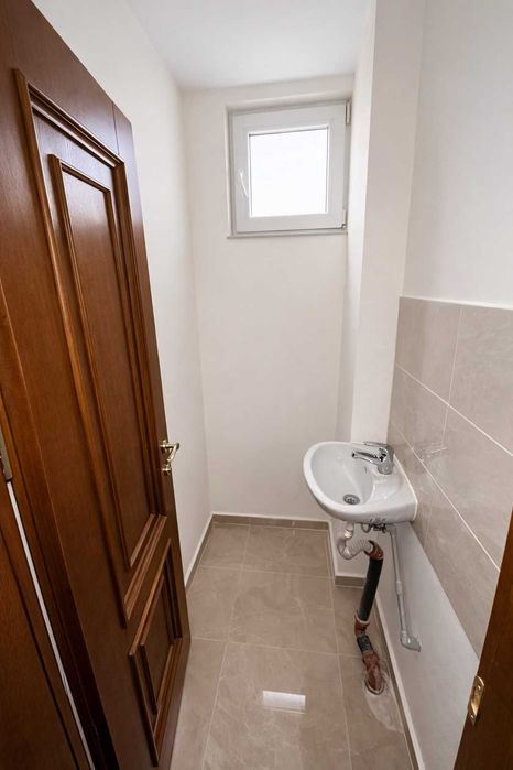 Дава се под наем Офис в Пловдив, Кършияка - 200 кв.м за 1645.77 € - Снимка #4