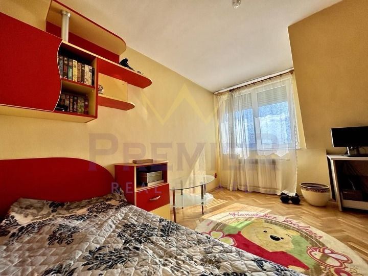 Продава се Тристаен апартамент в Варна, Колхозен пазар - 98 кв.м за 1796 €/кв.м - Снимка #6