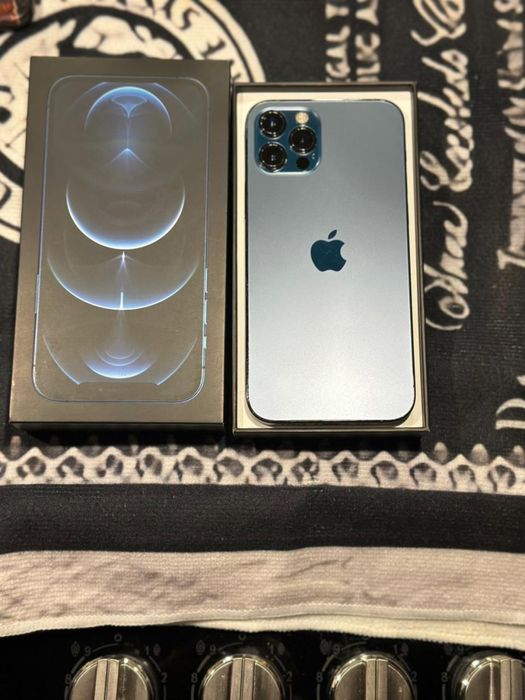 Айфон 12 про.