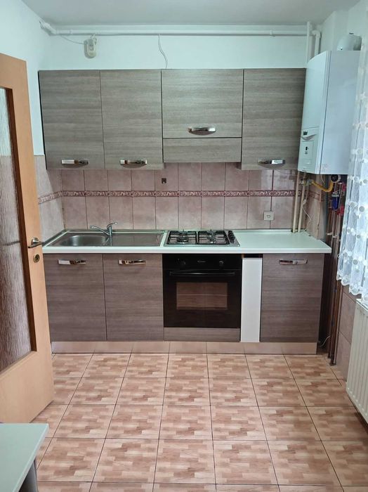 Proprietar | 2 camere decomandat, 65 mp, etaj 2, Tractorul – 400€.