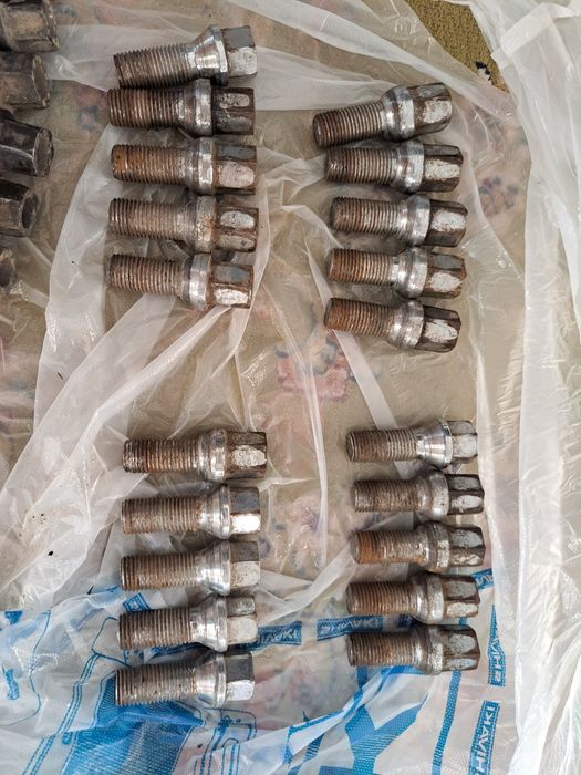 Болты на диски на мерс 140й