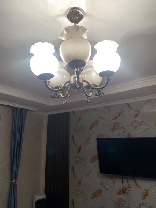 Продам люстру все рабочие