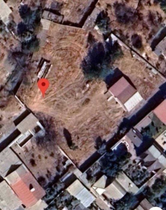 Ер участкаси 24,5 соток. Соткаси 17000у.е Янги Узб тарафда.