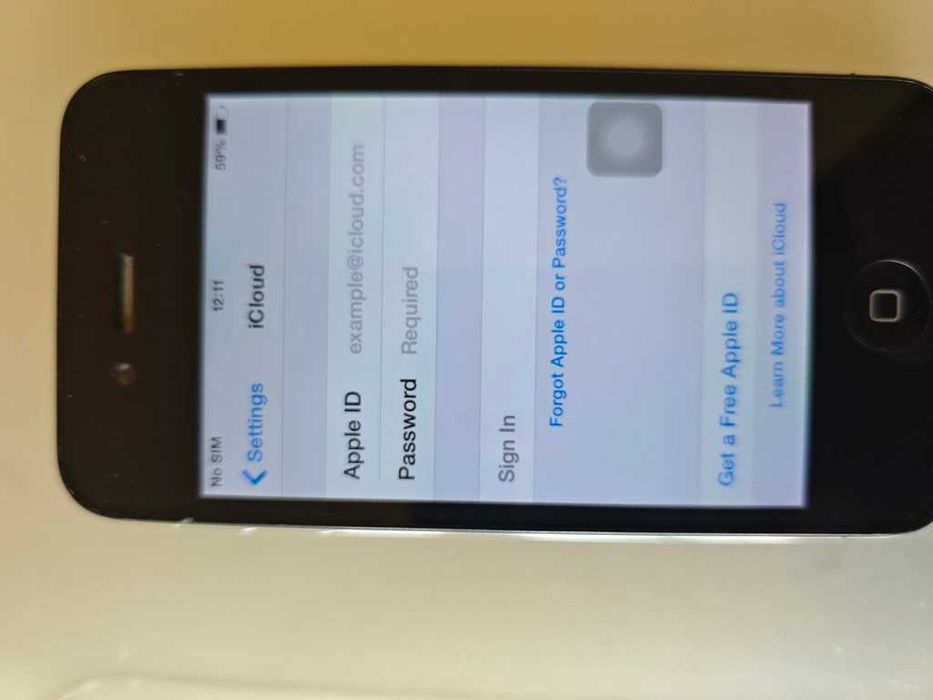 iPhone 4 16 gb отличен