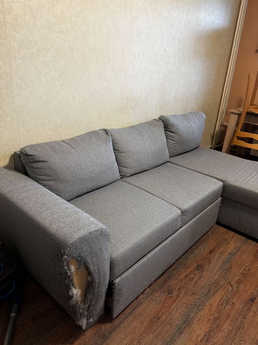 Подарявам разтегателен диван