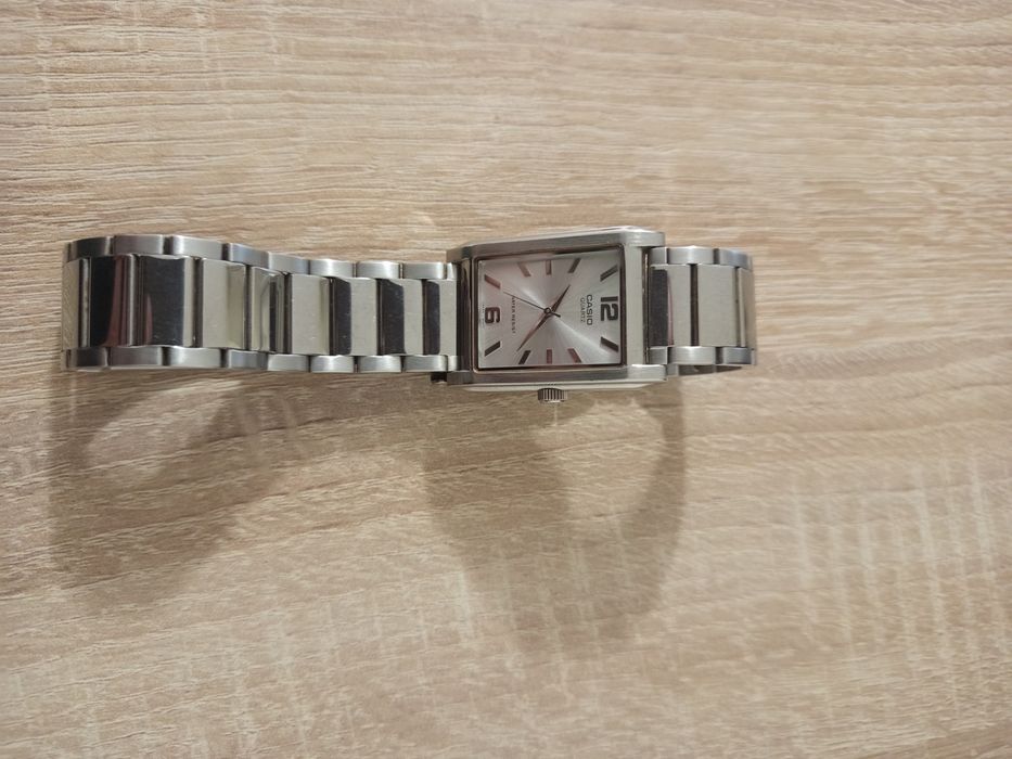 Ceas Casio rezistent la apa