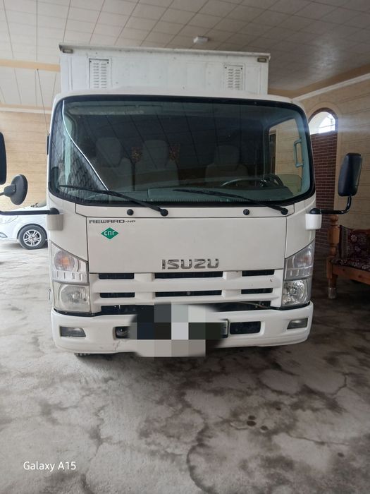 Isuzu sotiladi.  CNG xolati zo‘r.