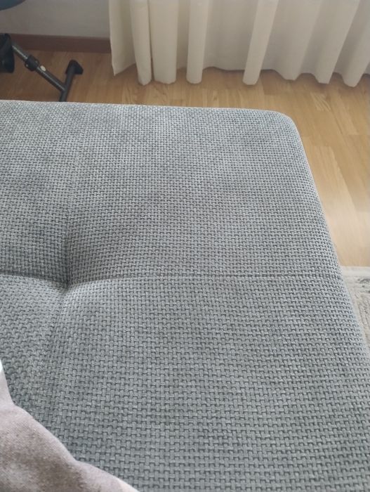 Vind canapea pentru zi, și pentru dormit.
