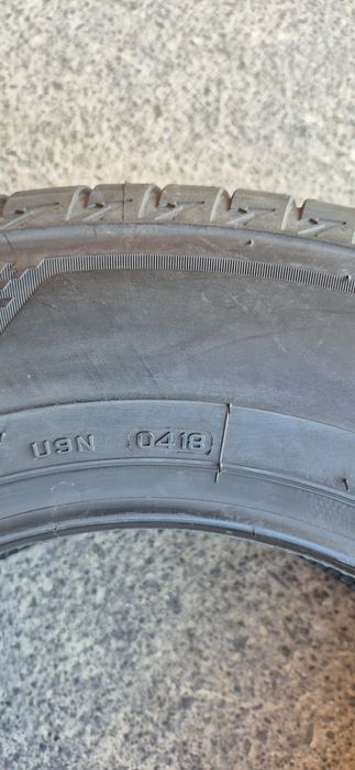 2 anvelope vara noi Bridgestone 215/65/15.Pretul este pe bucata.