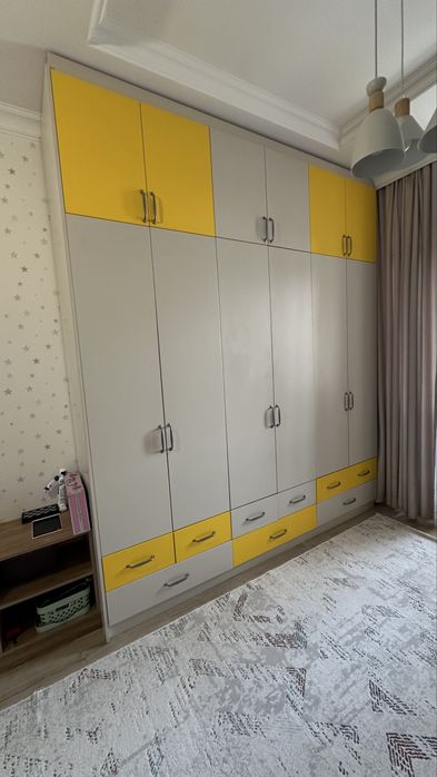 Шкаф в детскую комнату