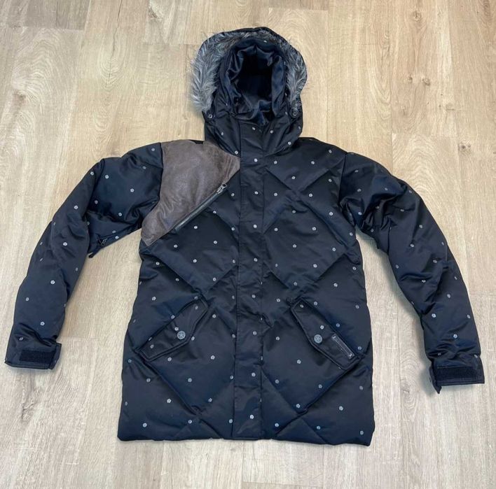Nike Loro Piana North Face Schott Fjallraven Helly Hansen Burton якета