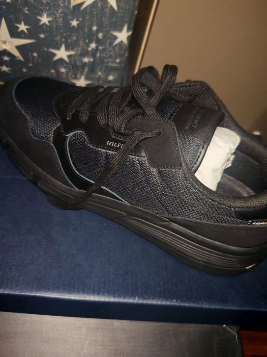 Pantofi sport Tommy Hilfiger, mărimea 43 , culoare neagra , piele Cord