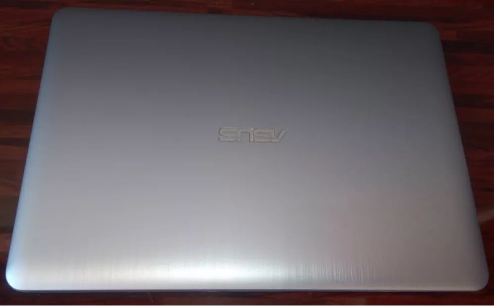 Asus X441S-Intel N3060-4GB ram-1TB HDD-4 ore autonomie bat-14” FHD