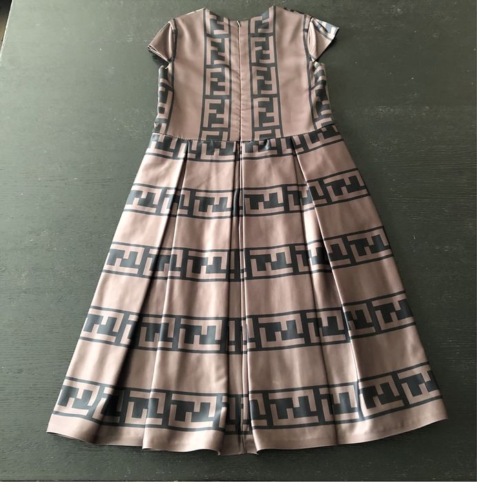 Рокля за момиче на 9 години