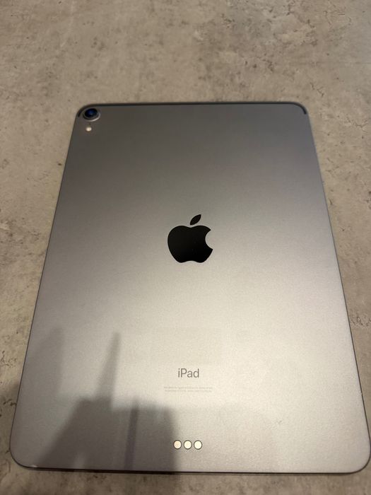 iPad 11 pro 1st Generation 11" 256GB WiFi