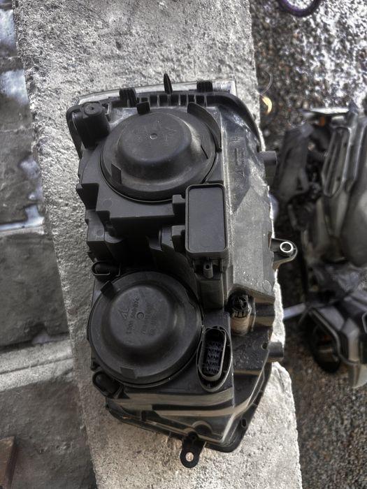 Правая  фара мультивен