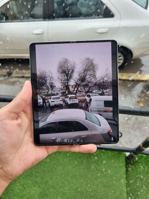 Samsung galaxy z fold 4 5G 12/256gb holati 9/10