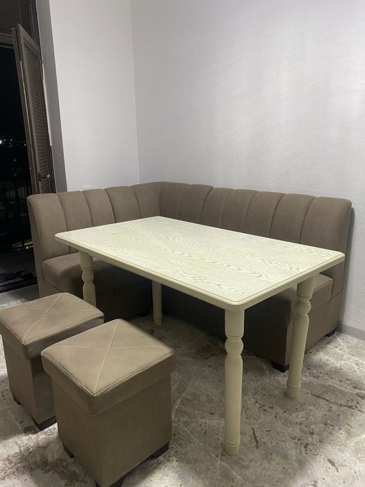Ugolok mebel oshxona uchun