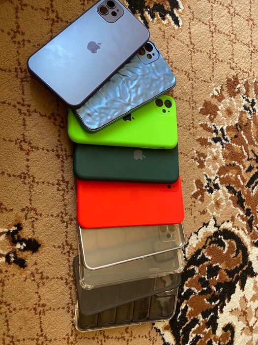 Продам чехлы на айфон  11
