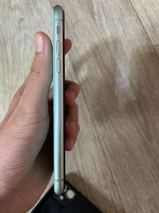 iPhone 11 64gb идеал с коробкой