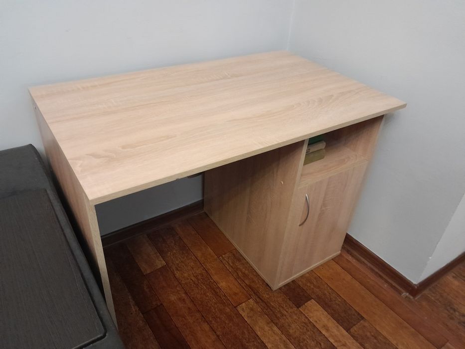 Продам письменный стол