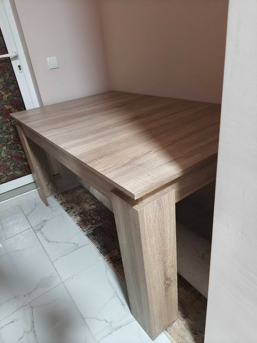 масата и 2 столове