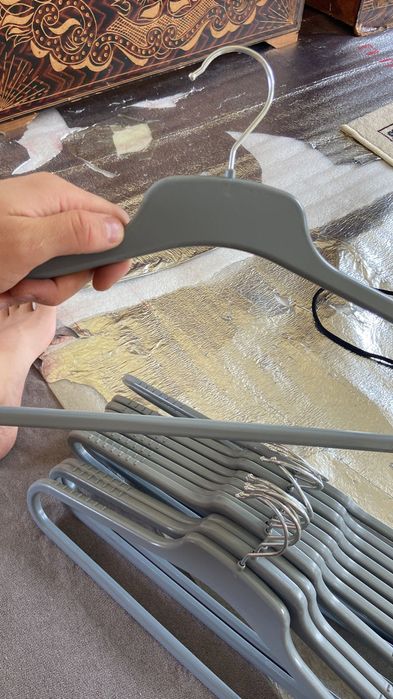 Вешалки пластиковые