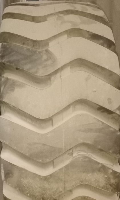 Покрышка на погрузчик