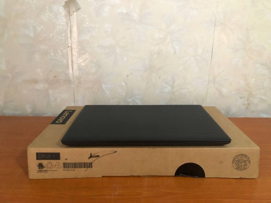 Lenovo Noutbuk sotiladi