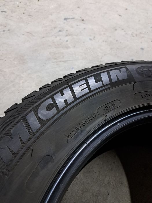2  anvelope iarnă 225 65 r17 Michelin